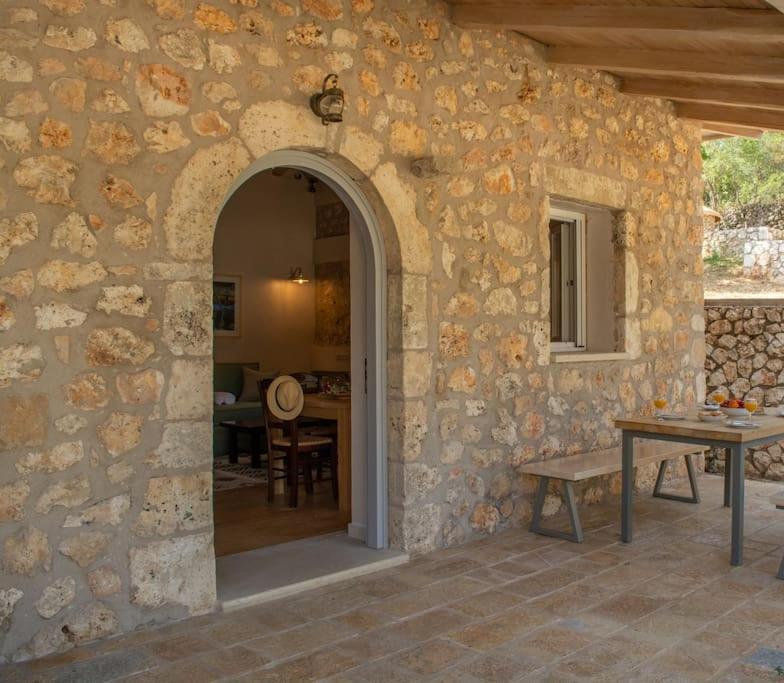 Avli - Tranquil Stonehouse In Lefkada * Alexandros