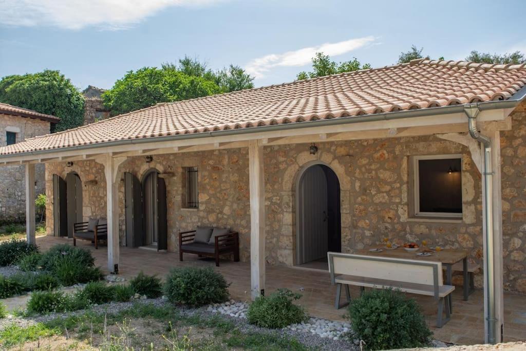 Avli - Tranquil Stonehouse In Lefkada * Alexandros